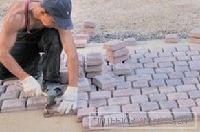 Colocação de pavers no concreto
