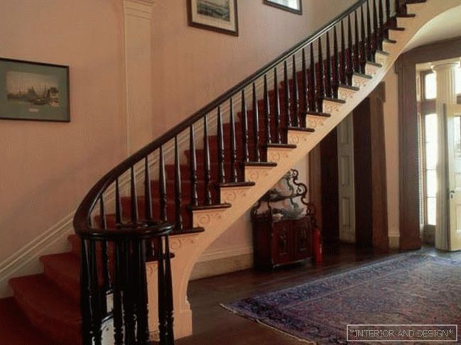 Foto de uma escada clássica